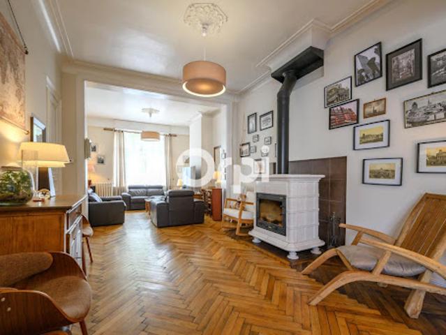 Vente Maison de ville 8 pièces 218 m2 Merville