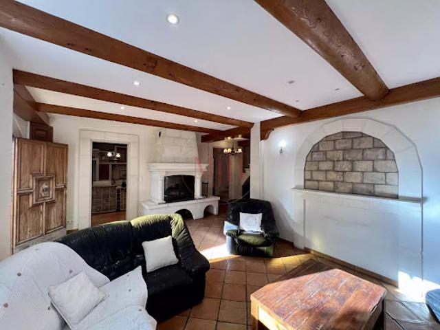 Vente Maison 8 pièces 245 m2 Eyragues
