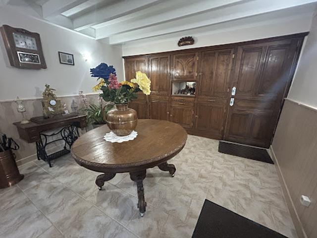 Vente Maison 9 pièces 220 m2 Vitrac Saint Vincent