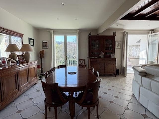 Vente Maison de ville 9 pièces 223 m2 Mouthiers sur Boëme