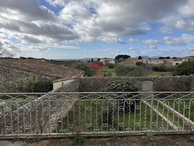 Vente Maison 9 pièces 374 m2 Montpeyroux