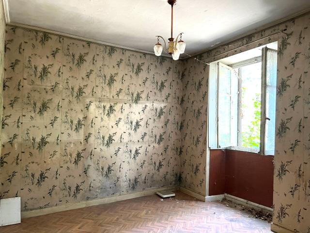 Vente maison de ville mitoyenne à rénover, sur terrain de 280 m2 CLERVAL