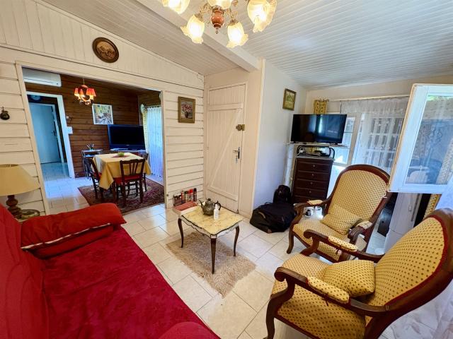 Vente Maison d'environ 55m2 sur 2491m2 de terrain avec garag. 55m² Le Bosc