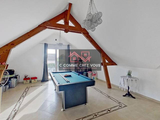 Maison familiale de 203 m2 avec sous sol de 99 m2 FÉROLLES ATTILLY