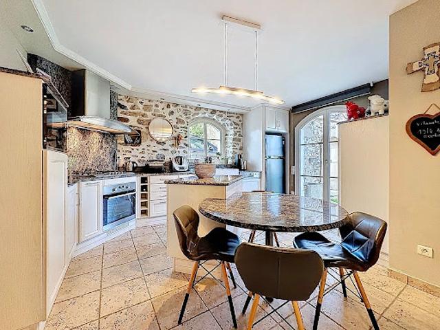 Vente Maison 5 pièces 214 m2 Cernex