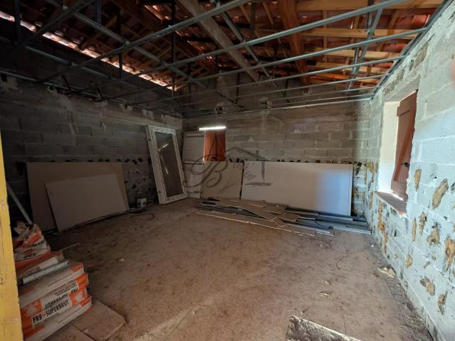 Vente maison plain pied de 90 m2 à rénover, à La Bastidonne
