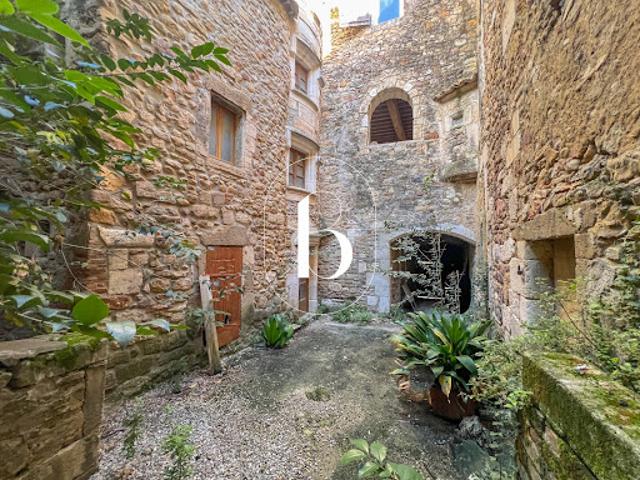 Vente Maison 10 pièces 250 m2 Saint Julien de Peyrolas