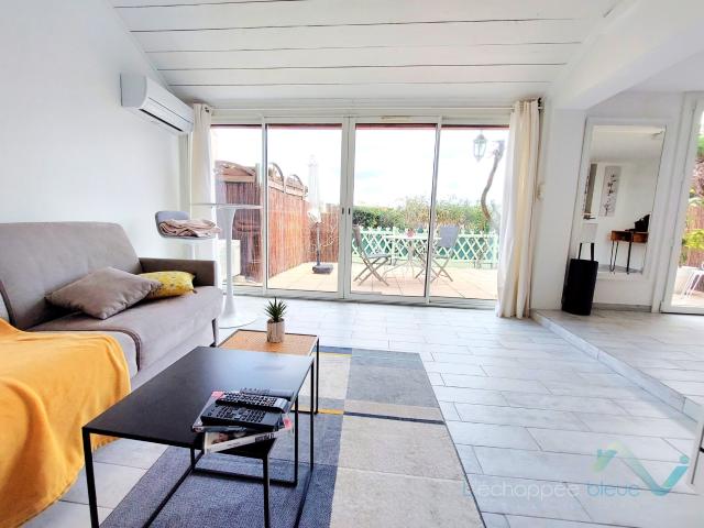 Vente Mazet 2 pièces dans une résidence avec piscine à Cogol. 50m² Cogolin