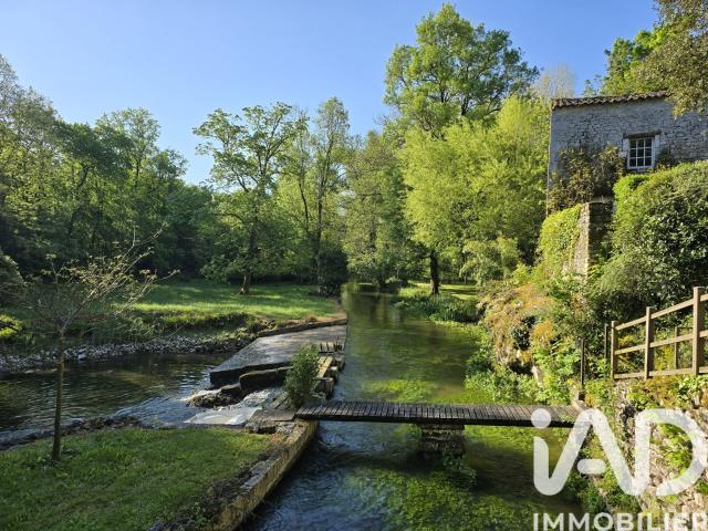 Vente Moulin 10 pièces 354m² Gensac la Pallue