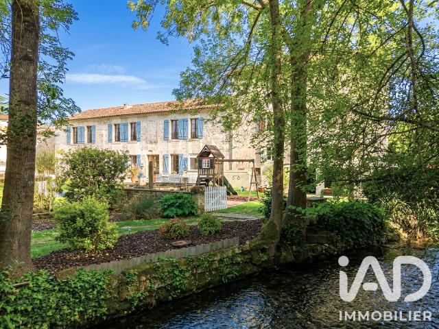 Vente Moulin 20 pièces 626m² Bourg Charente