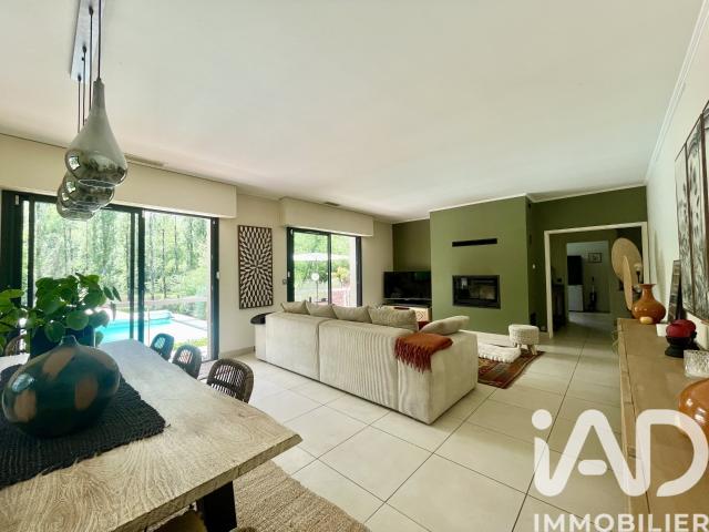 Vente Moulin 8 pièces 339m² Les Artigues de Lussac