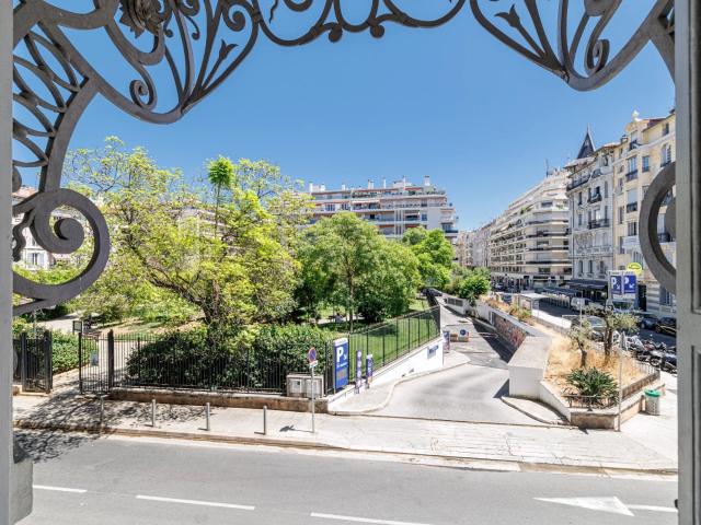 Vente NICE MUSICIENS Place Mozart: 3 pièces Immeuble Bo. 106m² Nice