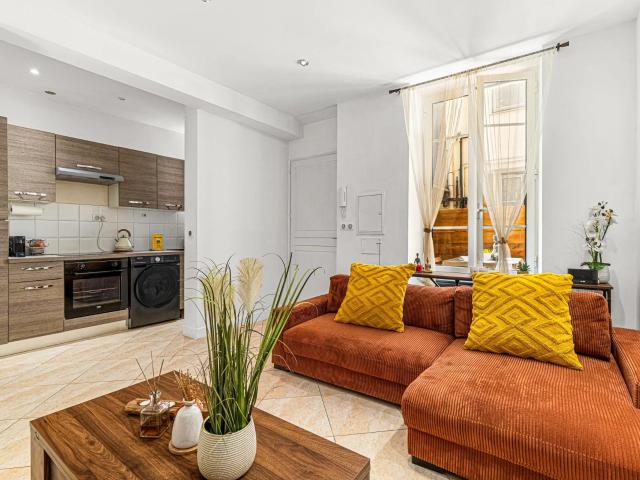 Vente Nice Port 2 Pièces Rénové 31m² Nice