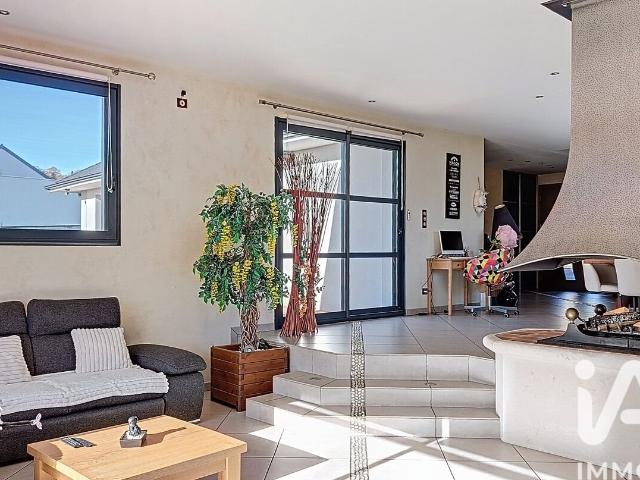 Vente Pavillon 7 pièces 190m² Monein