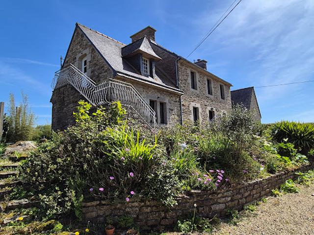 Vente Propriété 10 pièces 242 m2 Plouvorn