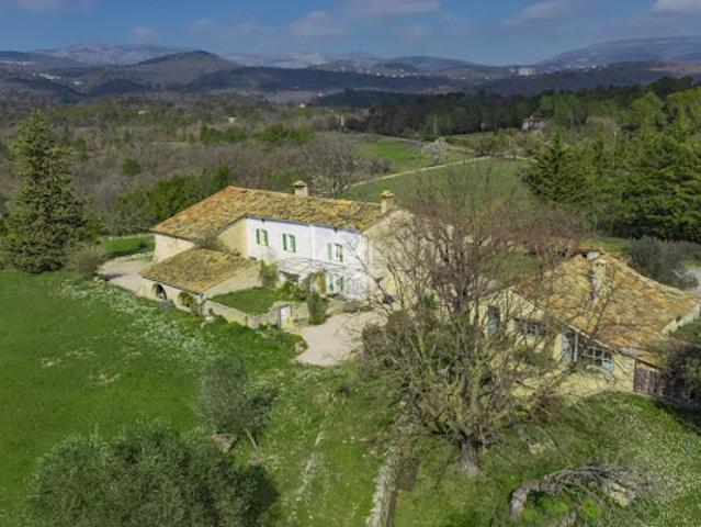 Vente Propriété 10 pièces 257 m2 Tourrettes