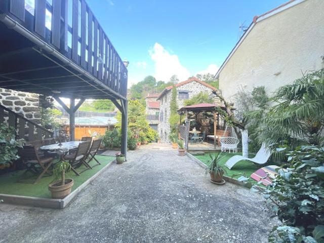 Vente Propriété 10 pièces 270 m2 Polignac