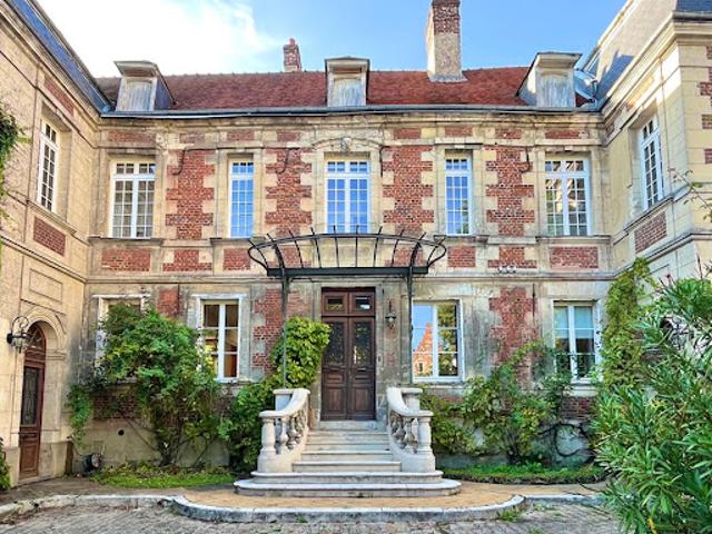 Vente Propriété 10 pièces 288 m2 Compiegne