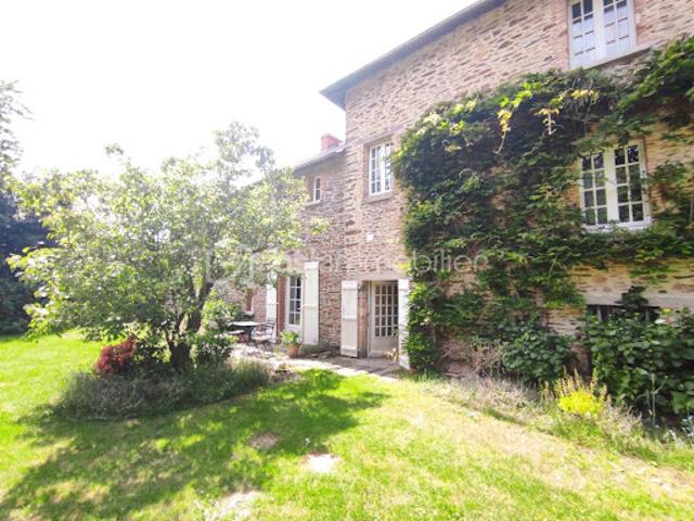 Vente Propriété 10 pièces 211.99 m2 Orgeres