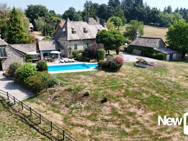 Vente Propriété 10 pièces 230 m2 Servières le Château