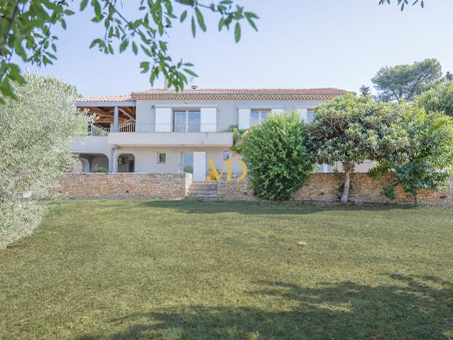 Vente Propriété 10 pièces 350 m2 Apt