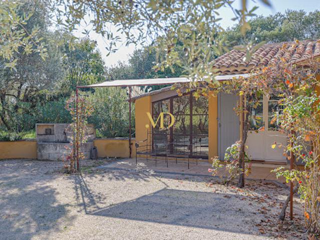 Vente Propriété 10 pièces 350 m2 Roussillon