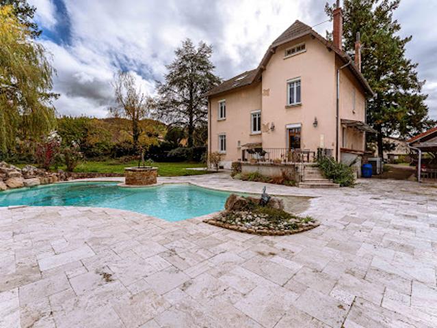 Vente Propriété 10 pièces 376.9 m2 Crémieu