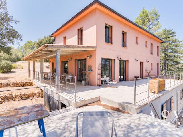 Vente Propriété 10 pièces 305 m2 Châteauvert