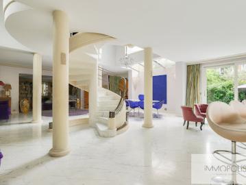 Vente Propriété 10 pièces 334 m2 Paris 18ème