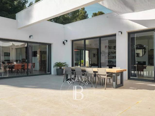 Vente Propriété 10 pièces 405 m2 Ceyreste