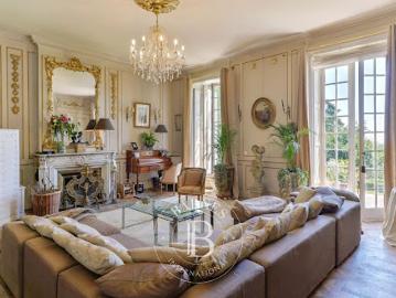 Vente Propriété 10 pièces 540 m2 Vaugneray
