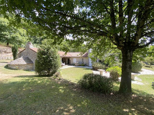 Vente Propriété 11 pièces 250 m2 Latronquière