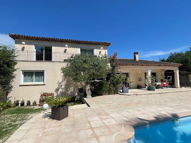Vente Propriété 11 pièces 264 m2 Roquebrune sur Argens