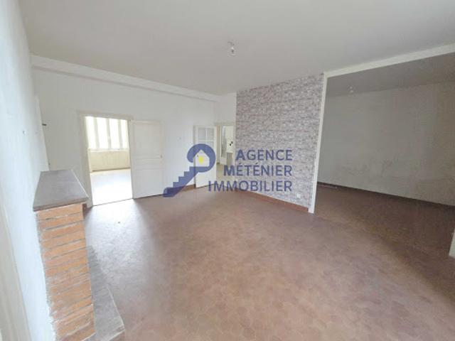 Vente Propriété 11 pièces 288.27 m2 Montaigu le Blin