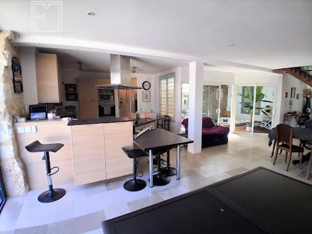 Vente Propriété 11 pièces 213 m2 Condat sur Trincou