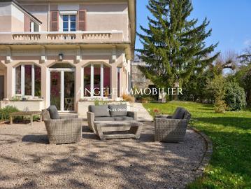 Vente Propriété 11 pièces 367.84 m2 Ecully