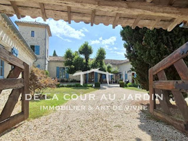 Vente Propriété 11 pièces 364 m2 Montcuq