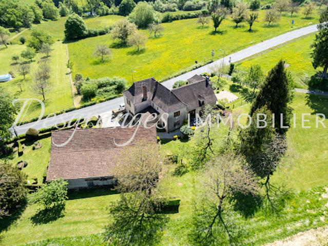 Vente Propriété 11 pièces 309 m2 Hautefort
