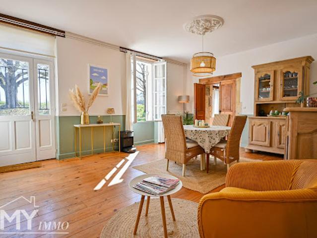 Vente Propriété 11 pièces 423.77 m2 Saint Méard de Gurçon