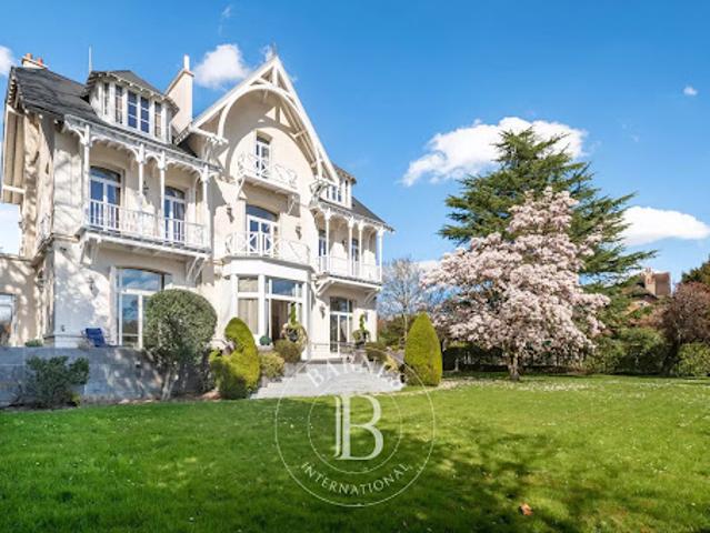 Vente Propriété 11 pièces 425 m2 Croissy sur Seine
