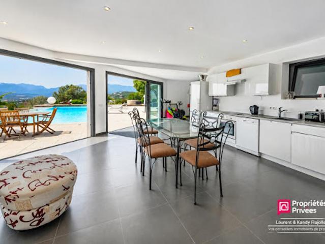 Vente Propriété 11 pièces 596 m2 Sainte lucie de porto vecchio