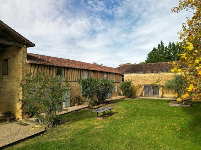 Vente Propriété 11 pièces 645 m2 Vic Fezensac