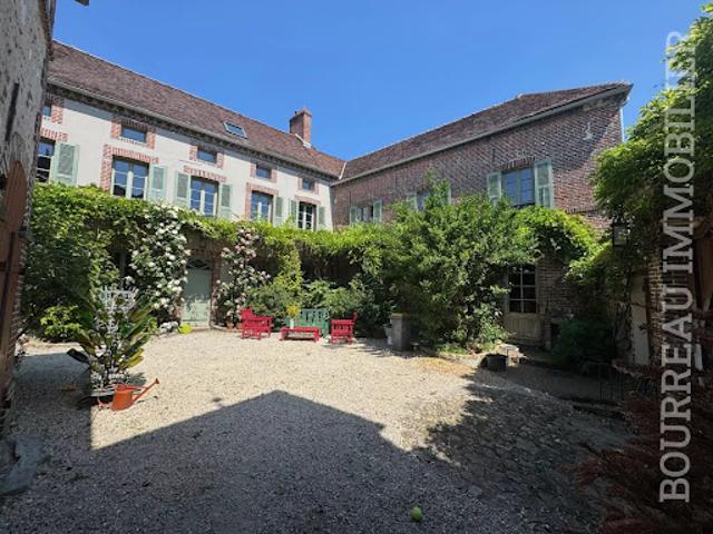 Vente Propriété 12 pièces 242 m2 Cézy