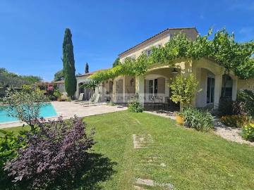 Vente Propriété 12 pièces 270 m2 Saint Martin de Crau