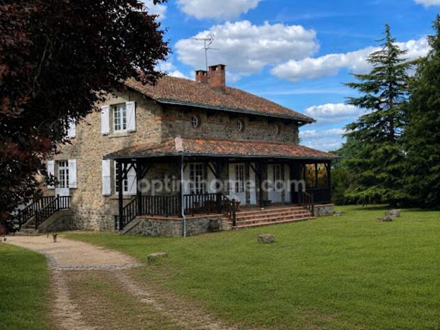 Vente Propriété 12 pièces 231 m2 Chabanais