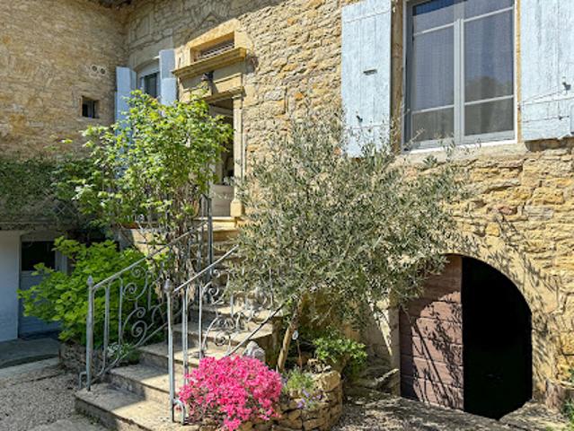 Vente Propriété 12 pièces 369 m2 Lons le Saunier