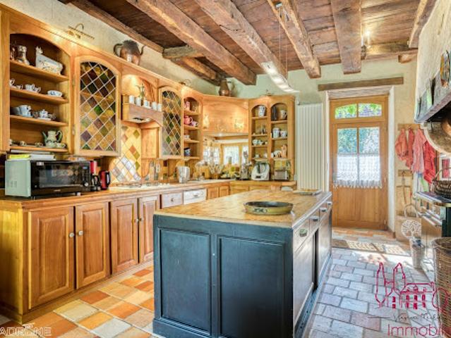 Vente Propriété 12 pièces 305 m2 Villamblard