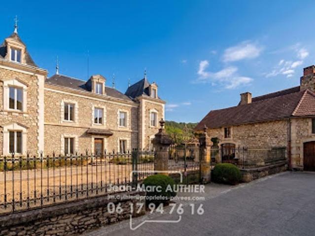 Vente Propriété 12 pièces 472.6 m2 Daglan