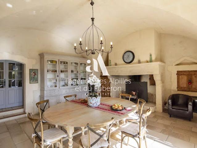 Vente Propriété 12 pièces 400 m2 Paradou