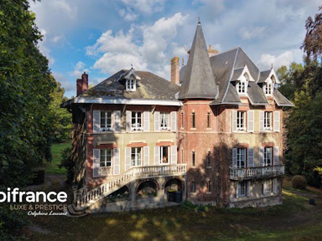 Vente Propriété 12 pièces 420 m2 Cresseveuille